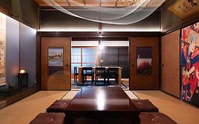 Retreat Kobayashi Legendary 102-Year-Old Whole House In Kurashiki 11Llddk倉敷の宿retreat Kobayashi 1棟貸切 1日1組限定 11Llddk 520平米 102年前の伝説の建物 瀬戸内芸術祭 直島 美観地区 最大11名 駐車場3台 ベッド8台